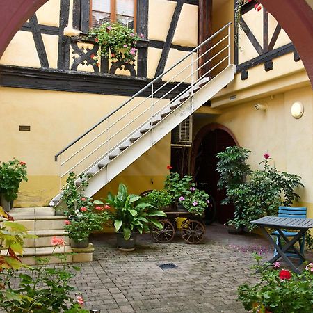 Au Nid D'Hirondelles Apartment Ribeauville  Bagian luar foto