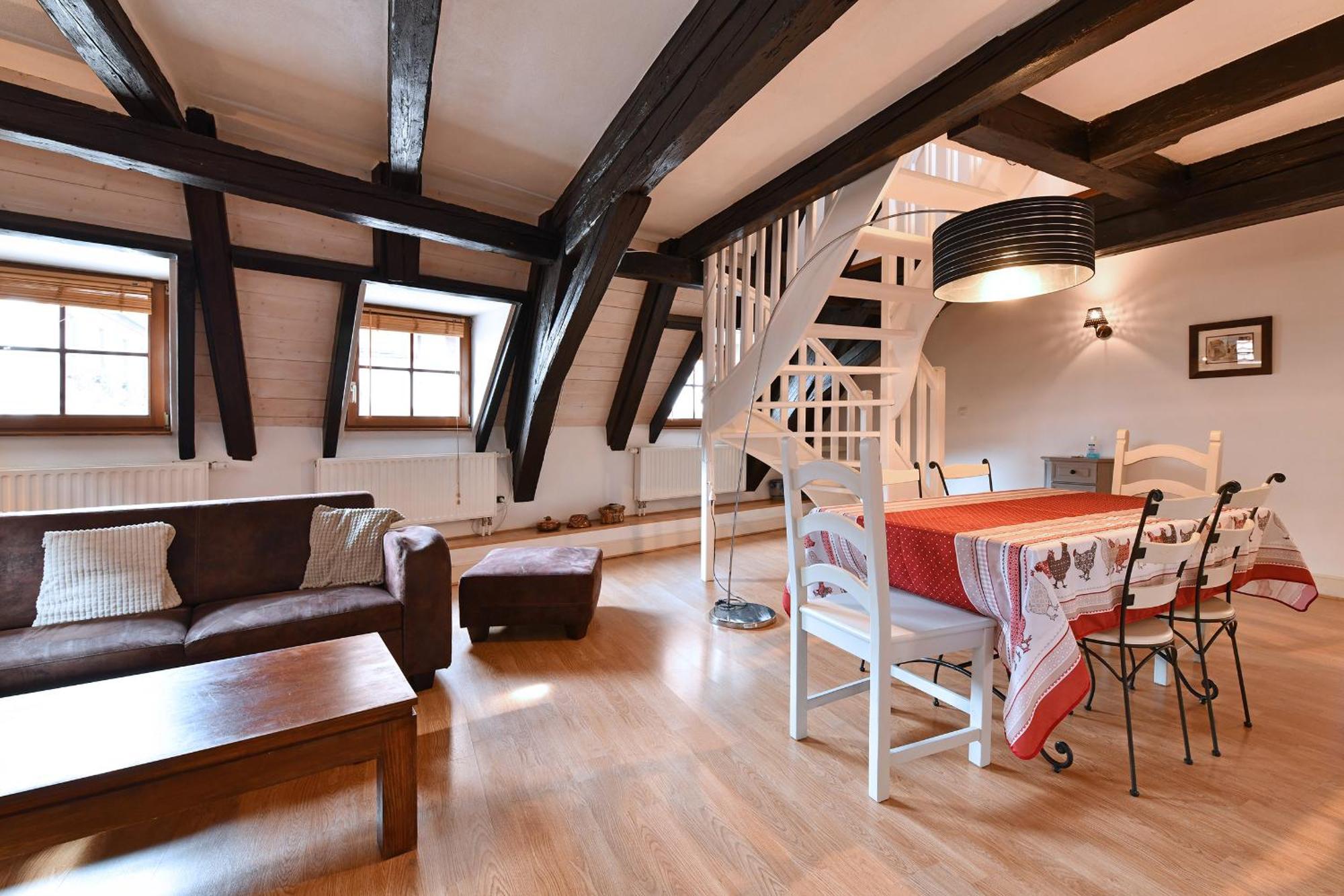 Au Nid D'Hirondelles Apartment Ribeauville  Bagian luar foto